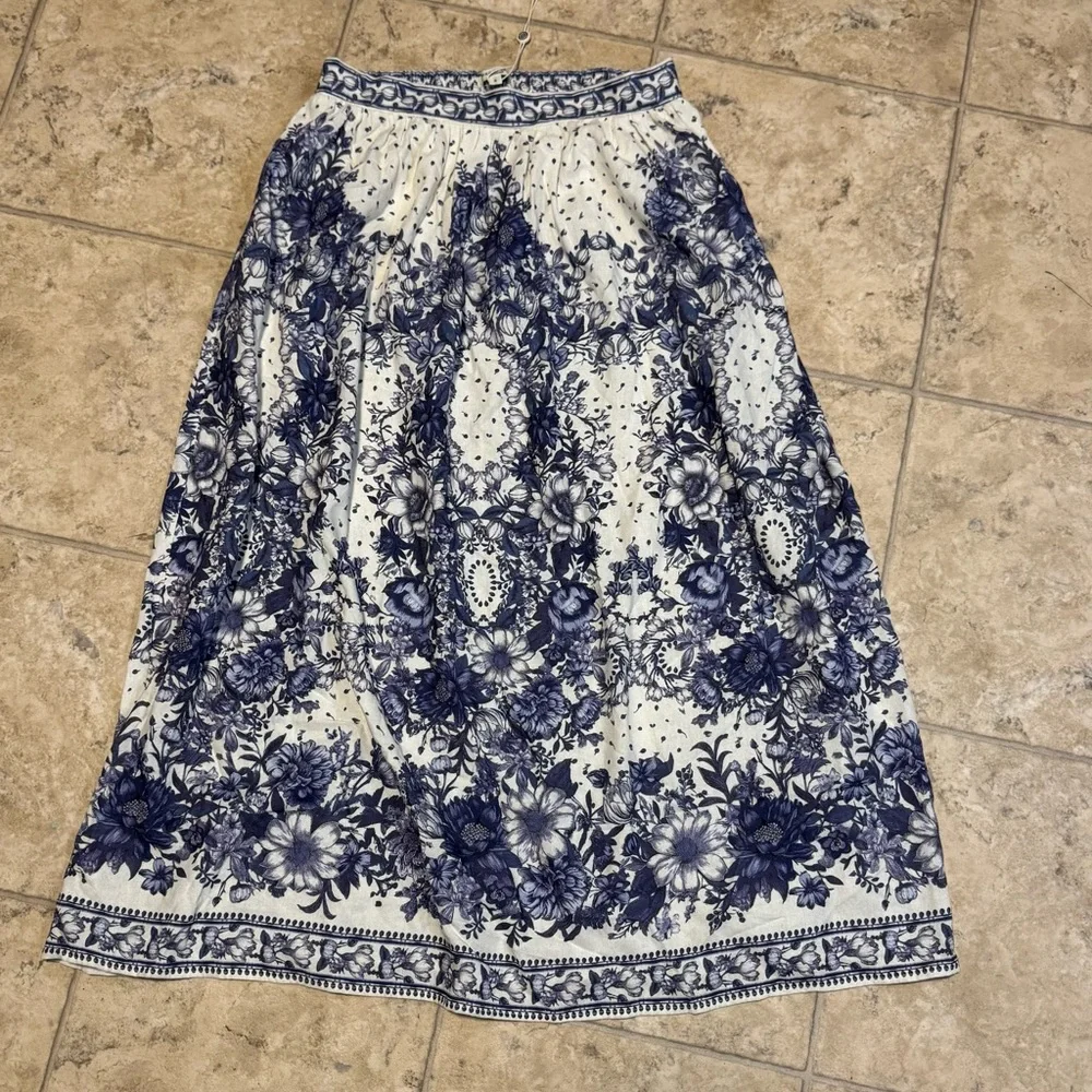 NWT Max Studio Navy and Cream Floral A-Line Skirt Size Small - Picture 1 of 8